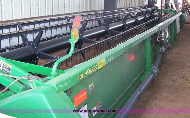 image for item D8515 2005 John Deere 635F 35' flex head