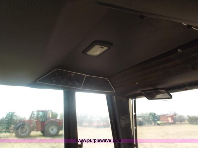 image for item F9541 1979 International 1086 tractor