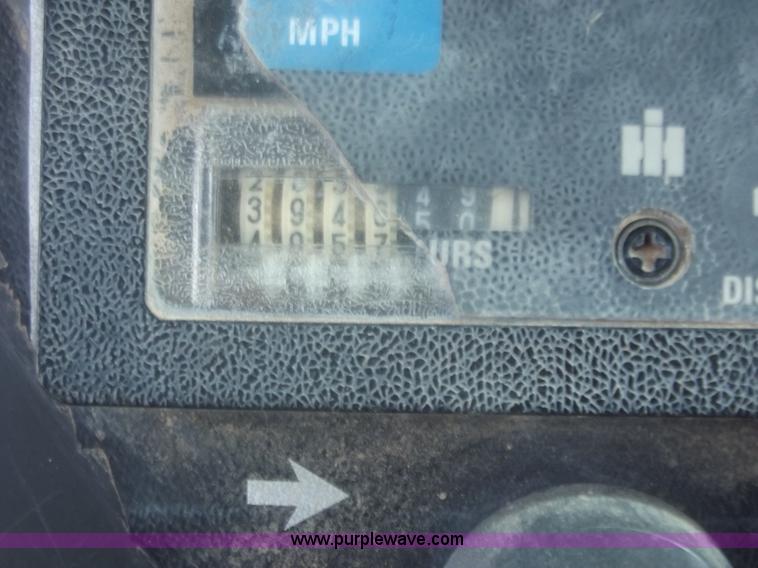 image for item F9541 1979 International 1086 tractor