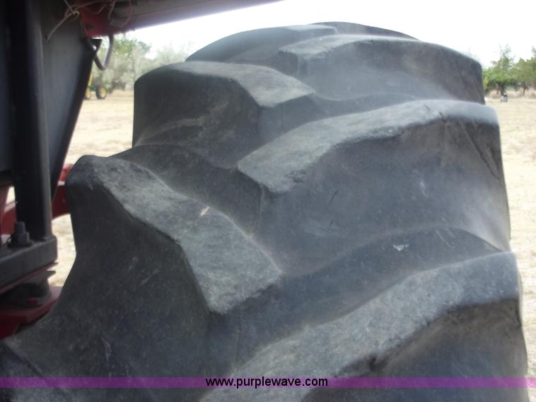 image for item F9541 1979 International 1086 tractor