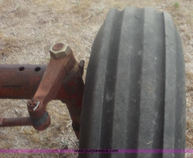 image for item F9541 1979 International 1086 tractor