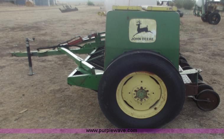 image for item F9544 John Deere 8350 grain drill