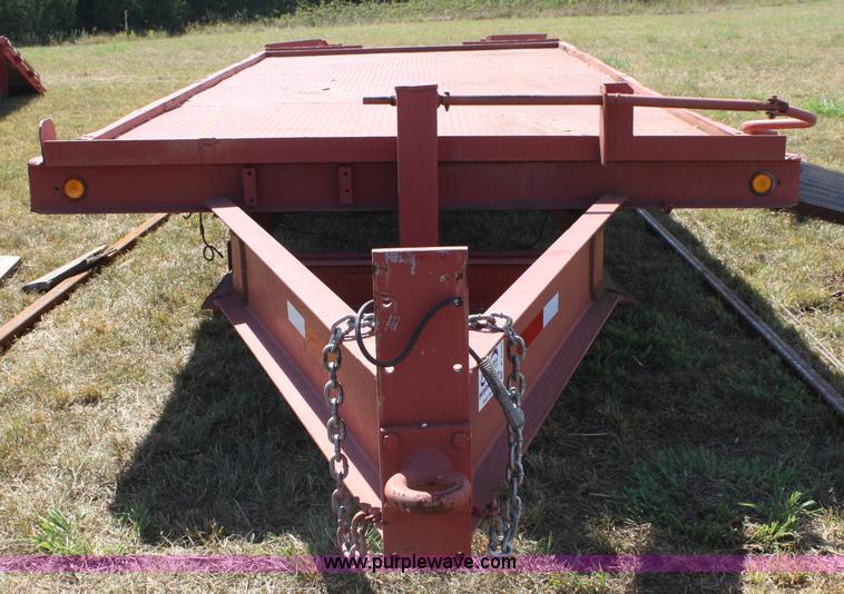 image for item A2302 2006 double axle trailer