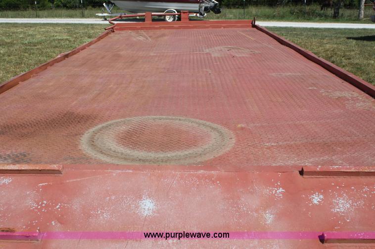 image for item A2302 2006 double axle trailer