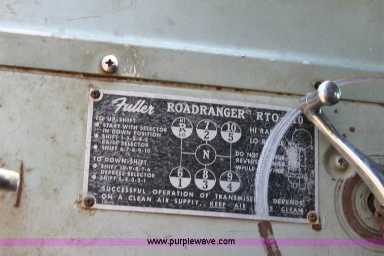 image for item A2689 1968 White 7400TDD grain truck