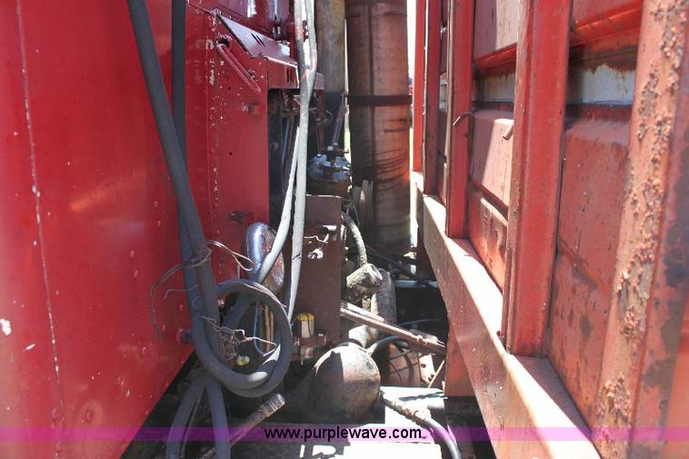 image for item A2689 1968 White 7400TDD grain truck