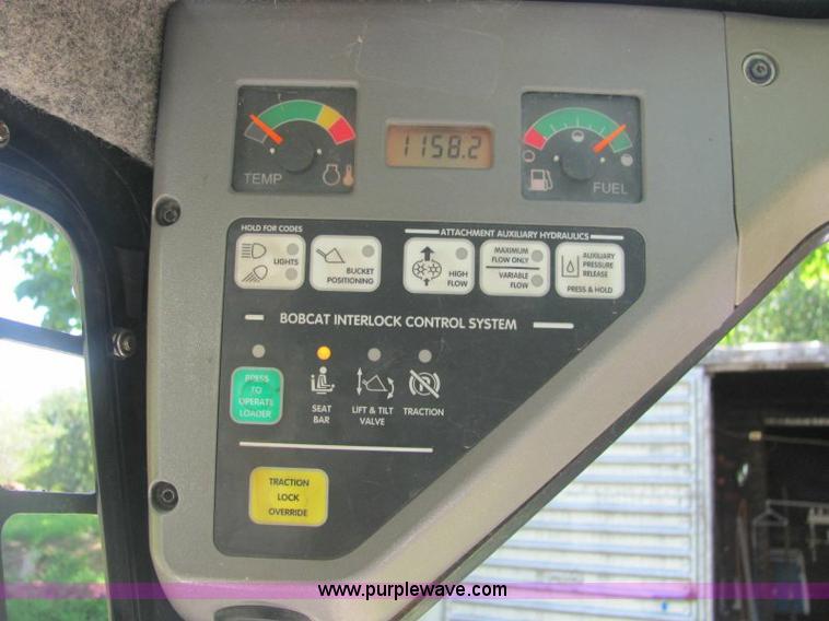 image for item A2690 2004 Bobcat S175 skid steer