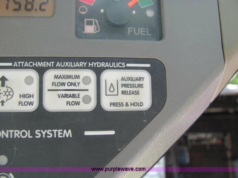 image for item A2690 2004 Bobcat S175 skid steer