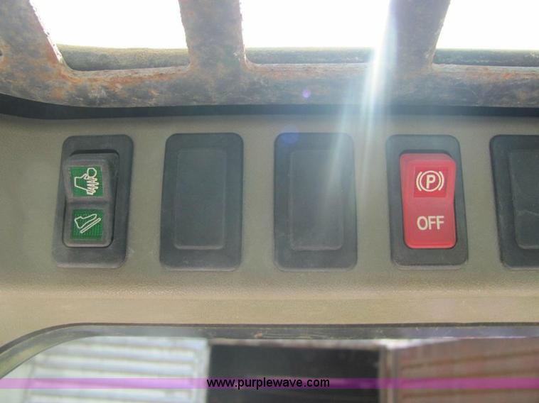 image for item A2690 2004 Bobcat S175 skid steer