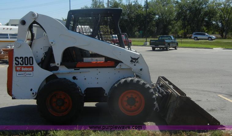 image for item A3098 2008 Bobcat S300 skid steer