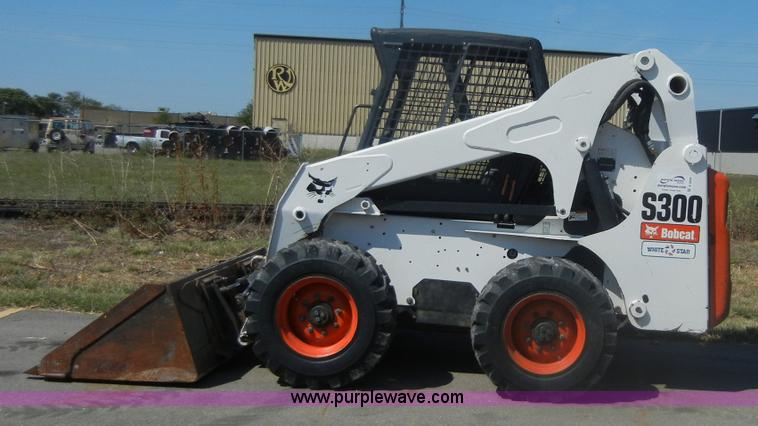 image for item A3098 2008 Bobcat S300 skid steer