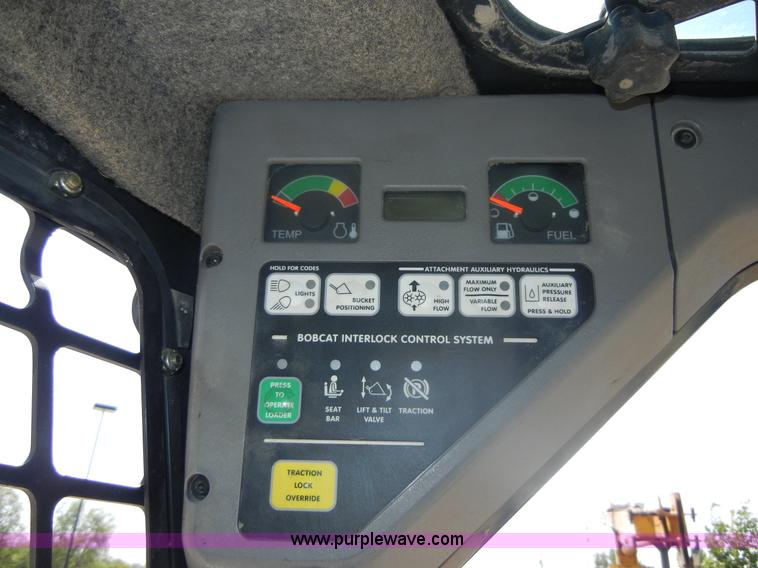 image for item A3098 2008 Bobcat S300 skid steer