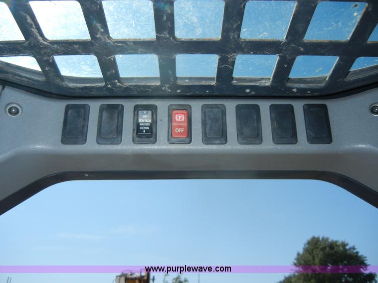 image for item A3098 2008 Bobcat S300 skid steer