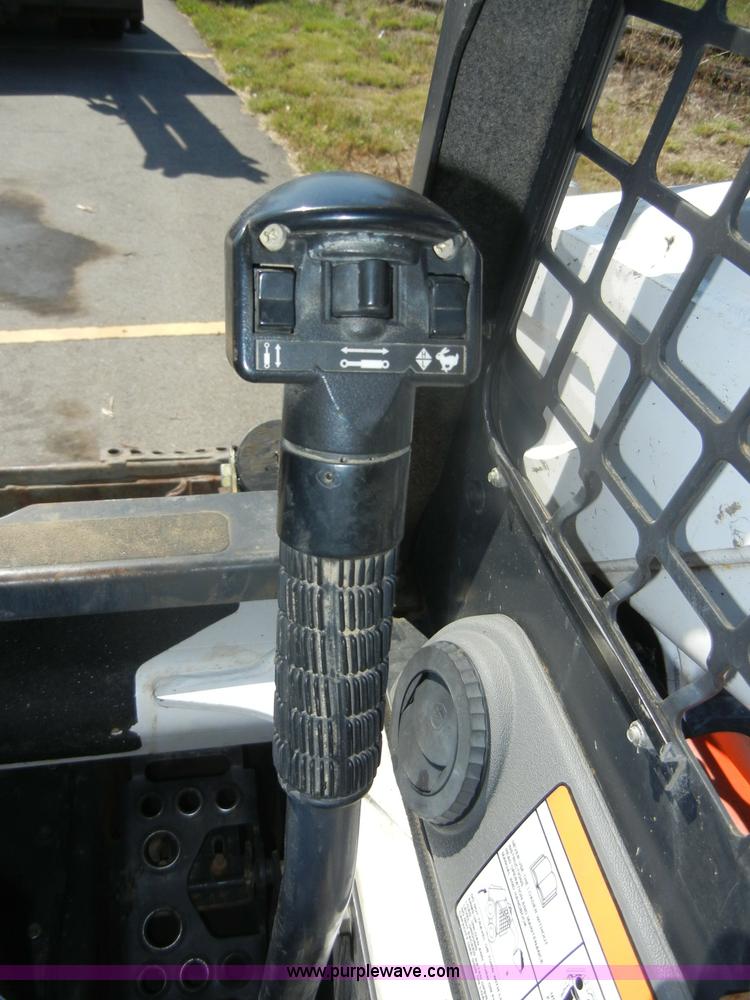 image for item A3098 2008 Bobcat S300 skid steer