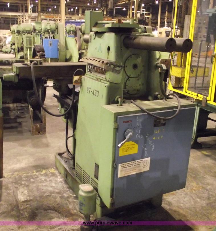image for item A4004 Milwaukee Kearney & Trecker 205 S-12 milling machine
