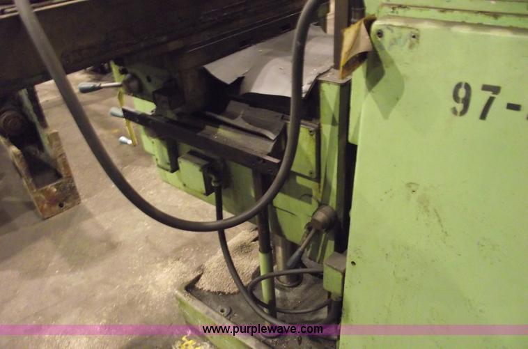 image for item A4004 Milwaukee Kearney & Trecker 205 S-12 milling machine