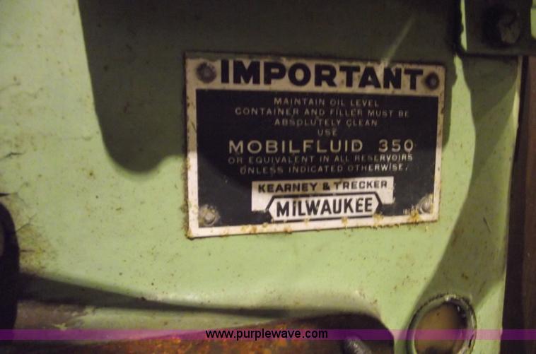 image for item A4004 Milwaukee Kearney & Trecker 205 S-12 milling machine