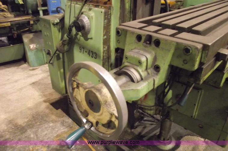 image for item A4004 Milwaukee Kearney & Trecker 205 S-12 milling machine