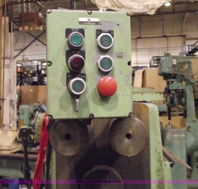 image for item A4004 Milwaukee Kearney & Trecker 205 S-12 milling machine