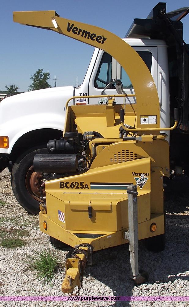 image for item A4007 Vermeer BC625A wood chipper
