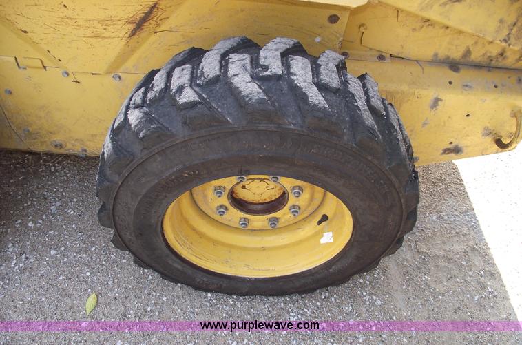 image for item A4022 1998 John Deere 7775 skid steer