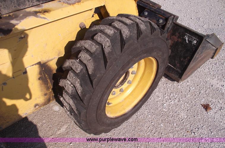 image for item A4022 1998 John Deere 7775 skid steer
