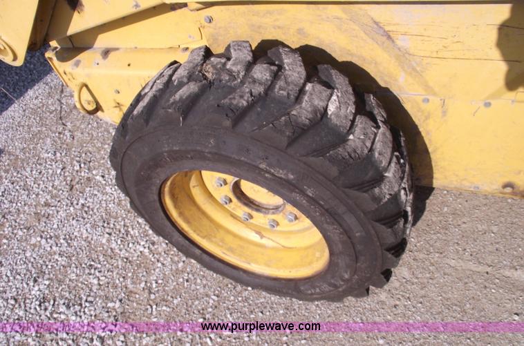image for item A4022 1998 John Deere 7775 skid steer