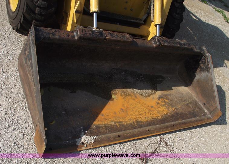 image for item A4022 1998 John Deere 7775 skid steer