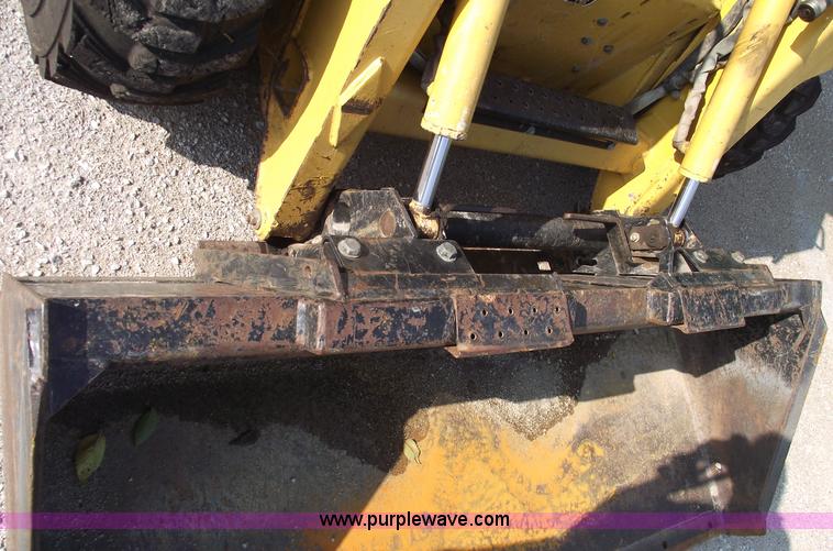 image for item A4022 1998 John Deere 7775 skid steer