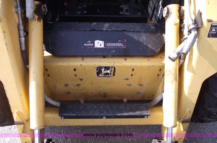 image for item A4022 1998 John Deere 7775 skid steer