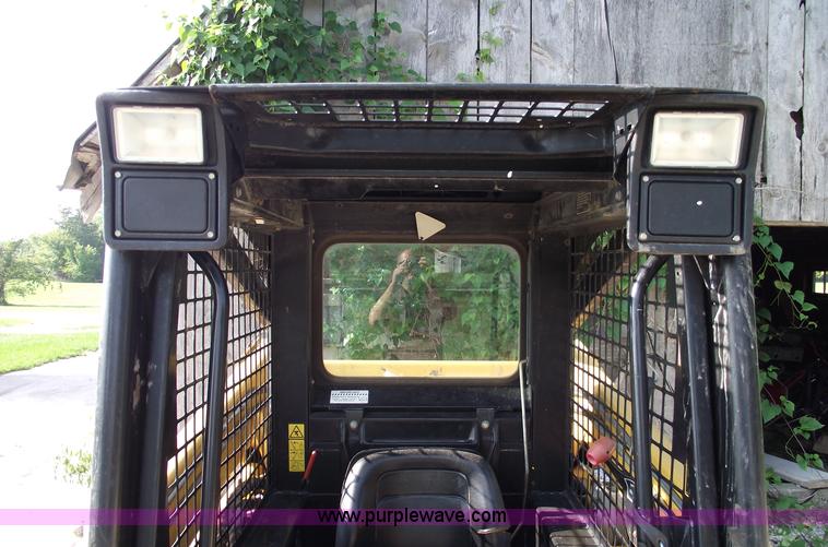 image for item A4022 1998 John Deere 7775 skid steer