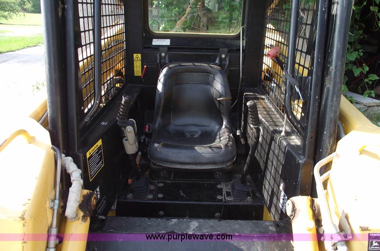 image for item A4022 1998 John Deere 7775 skid steer