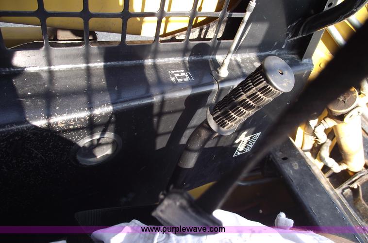 image for item A4022 1998 John Deere 7775 skid steer