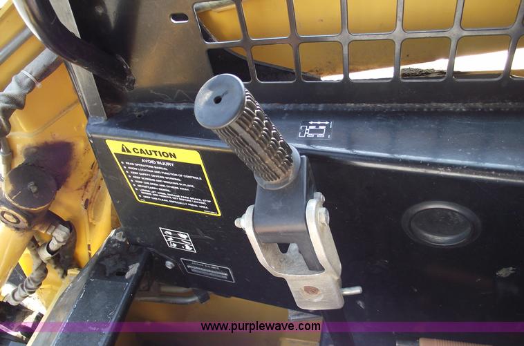 image for item A4022 1998 John Deere 7775 skid steer