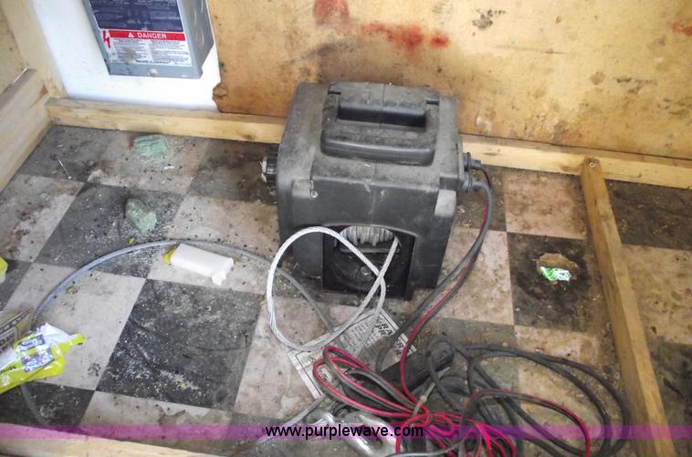 image for item A4096 1999 Haulmark Elite II 24' enclosed race trailer