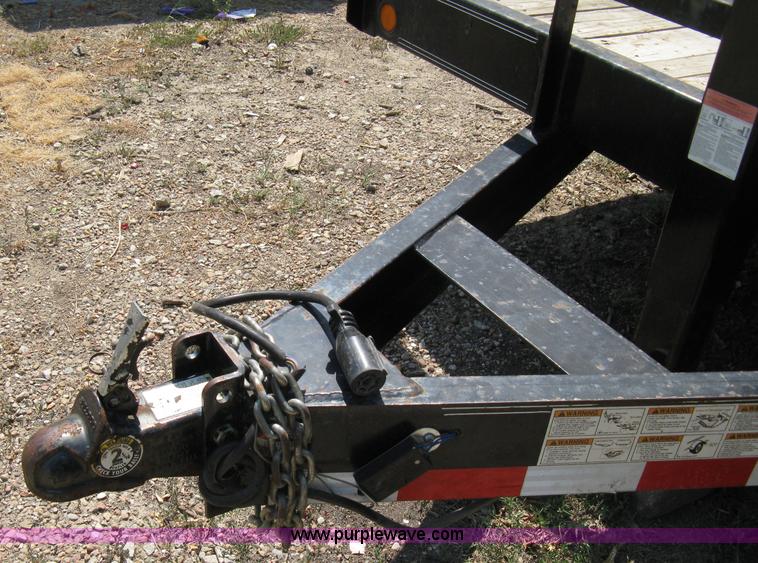image for item A4322 2007 Load Trail tandem axle flatbed trailer