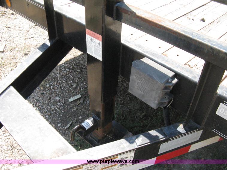 image for item A4322 2007 Load Trail tandem axle flatbed trailer