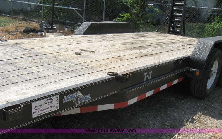 image for item A4322 2007 Load Trail tandem axle flatbed trailer