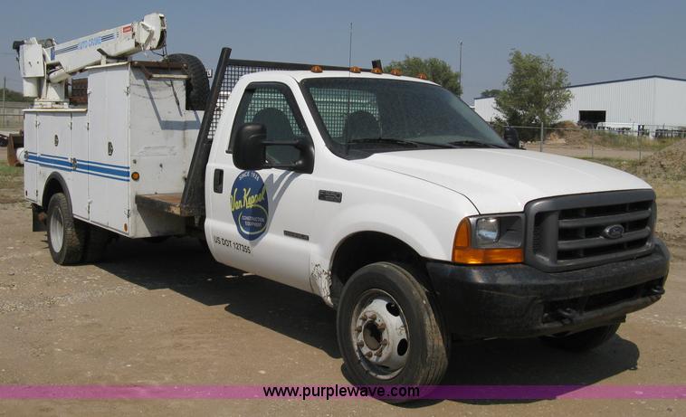 image for item A4324 2001 Ford F550 XL Super Duty service truck