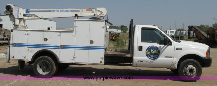 image for item A4324 2001 Ford F550 XL Super Duty service truck