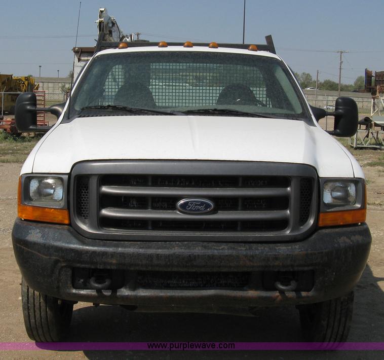 image for item A4324 2001 Ford F550 XL Super Duty service truck