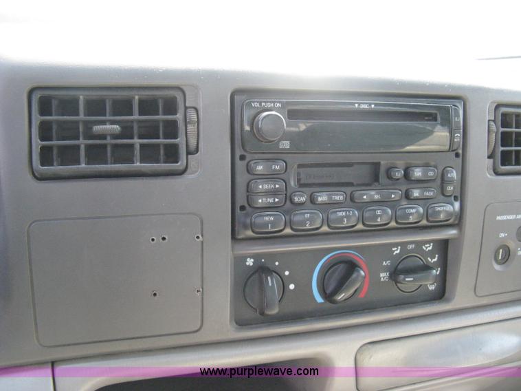 image for item A4324 2001 Ford F550 XL Super Duty service truck