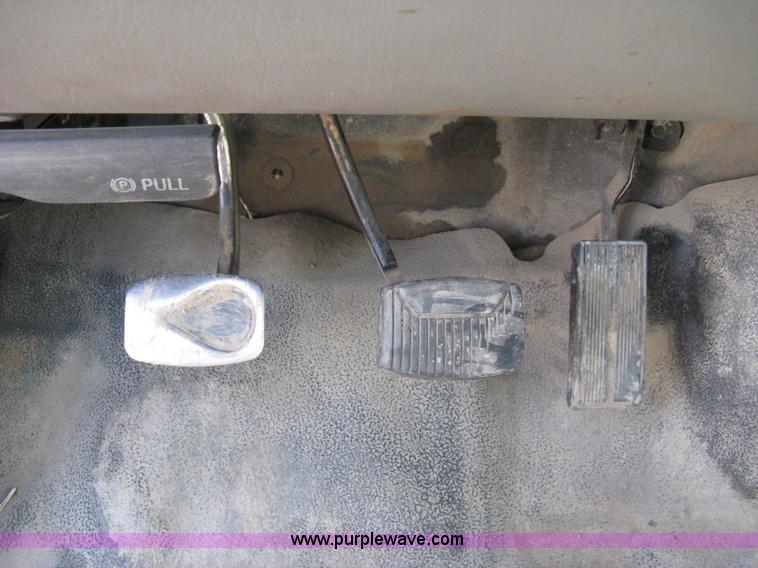 image for item A4324 2001 Ford F550 XL Super Duty service truck