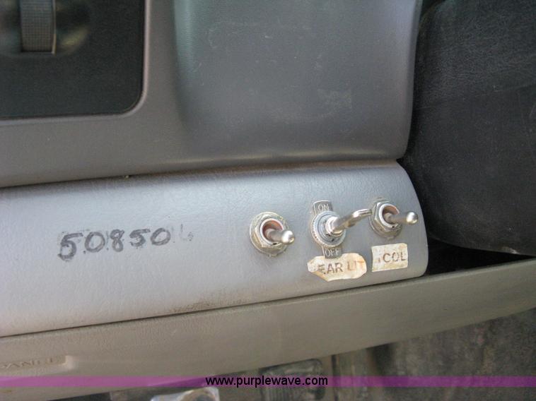 image for item A4324 2001 Ford F550 XL Super Duty service truck