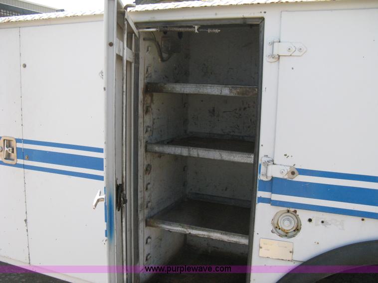 image for item A4324 2001 Ford F550 XL Super Duty service truck