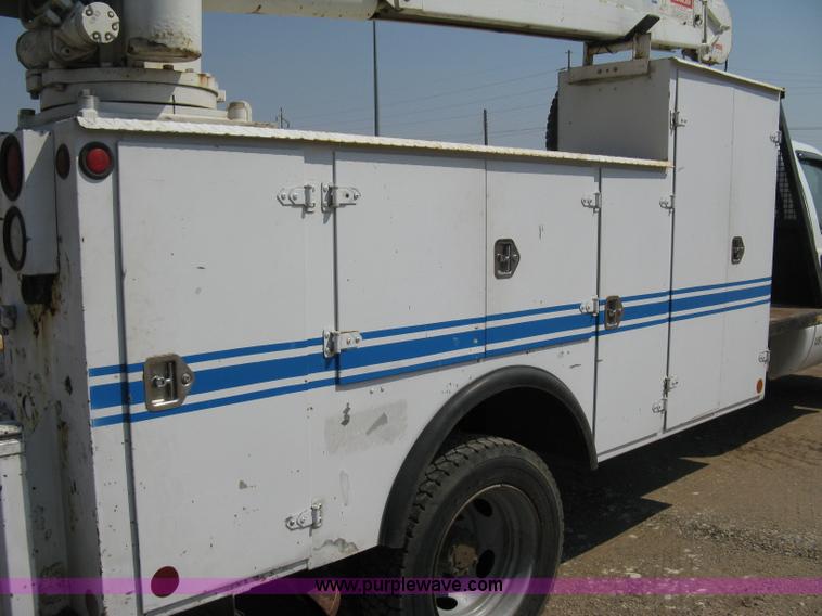 image for item A4324 2001 Ford F550 XL Super Duty service truck