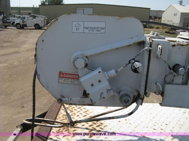 image for item A4324 2001 Ford F550 XL Super Duty service truck