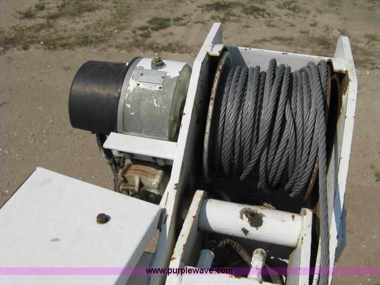 image for item A4324 2001 Ford F550 XL Super Duty service truck