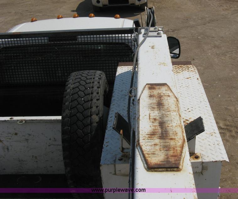 image for item A4324 2001 Ford F550 XL Super Duty service truck