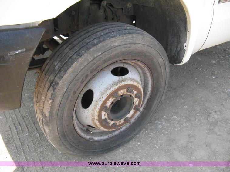 image for item A4324 2001 Ford F550 XL Super Duty service truck